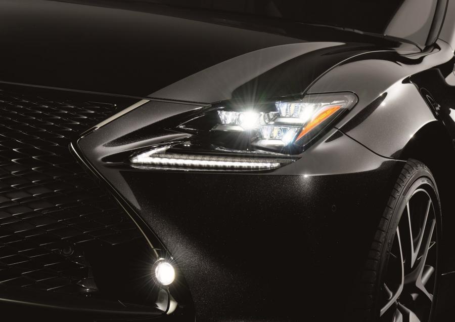 Детали экстерьера Lexus RC300h F-Sport Black Edition 2018 года  (JP) (фото 3 из 3)